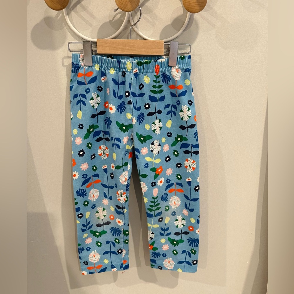 Size 130 (8y) | Hanna Andersson Floral Capri Leggings
